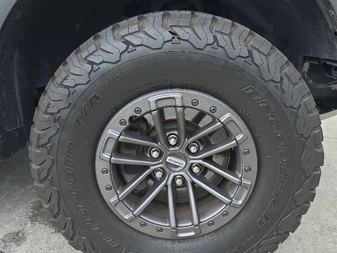 Used 2019 Ford F150 Raptor w/ Equipment Group 802A Luxury AWD/4WD image 8