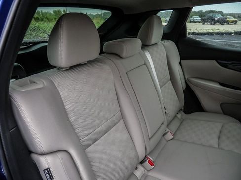 Used 2020 Nissan Rogue Sport SV FWD image 22