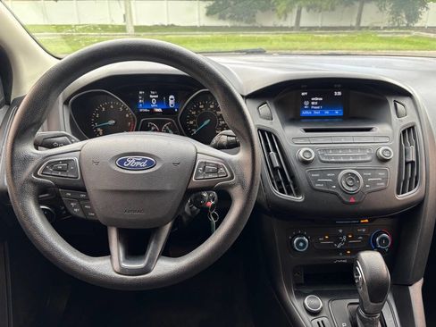 Used 2017 Ford Focus SE image 23