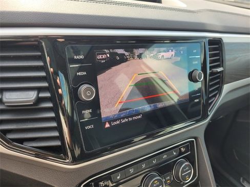 Used 2023 Volkswagen Atlas SE w/ Panoramic Sunroof Package image 35