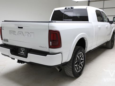 Used 2025 RAM 2500 Limited AWD/4WD image 5