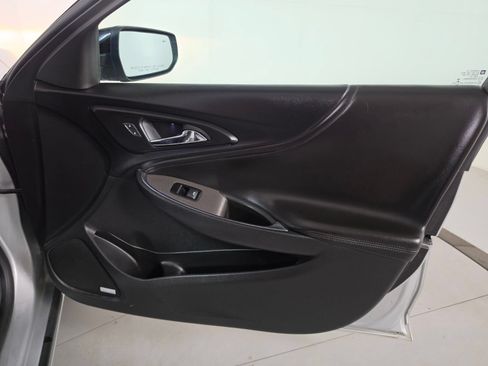 Used 2018 Chevrolet Malibu LT w/ Leather Package FWD image 19