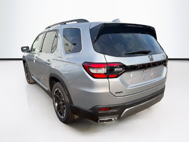 New 2026 Honda Pilot Touring image 5