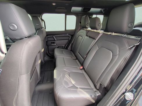 Used 2025 Land Rover Defender 110 S AWD/4WD image 10