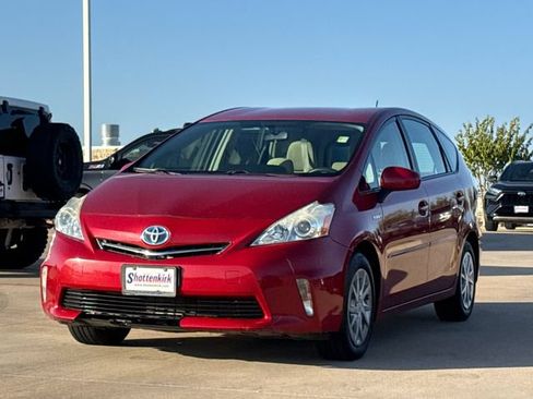 Used 2014 Toyota Prius V Three FWD image 3