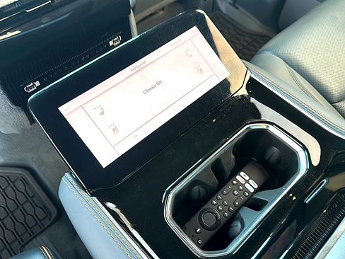 Used 2022 Jeep Grand Wagoneer Series III w/ Rear Seat Video Group 1 image 23