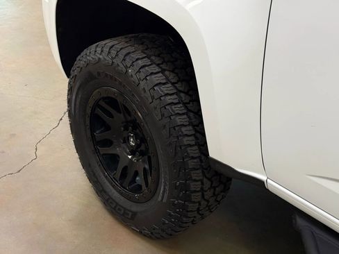 Used 2016 Chevrolet Colorado Z71 image 10