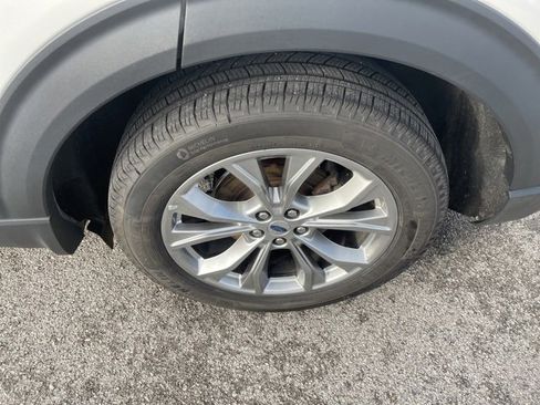 Used 2023 Ford Explorer XLT w/ Equipment Group 202A image 17