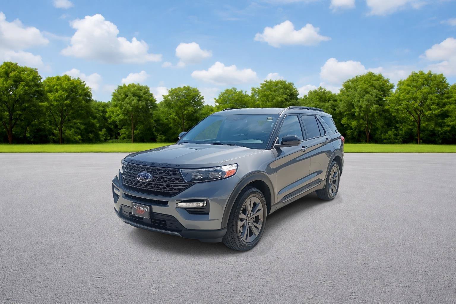 Used 2023 Ford Explorer XLT w/ Equipment Group 202A AWD/4WD image 3