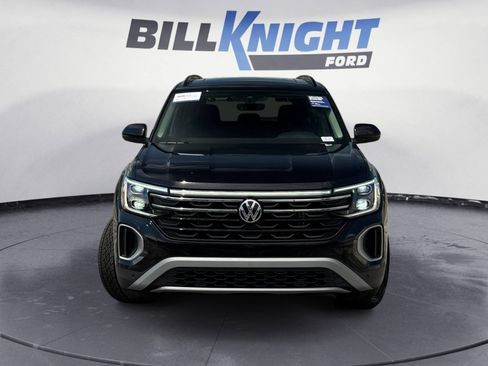 Used 2025 Volkswagen Atlas Peak Edition SE AWD/4WD image 8
