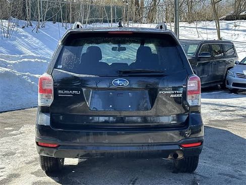 Used 2017 Subaru Forester 2.5i Premium w/ All-Weather Package image 4