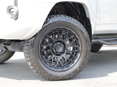 Used 2023 Toyota 4Runner SR5 Premium w/ Moonroof Package AWD/4WD image 2