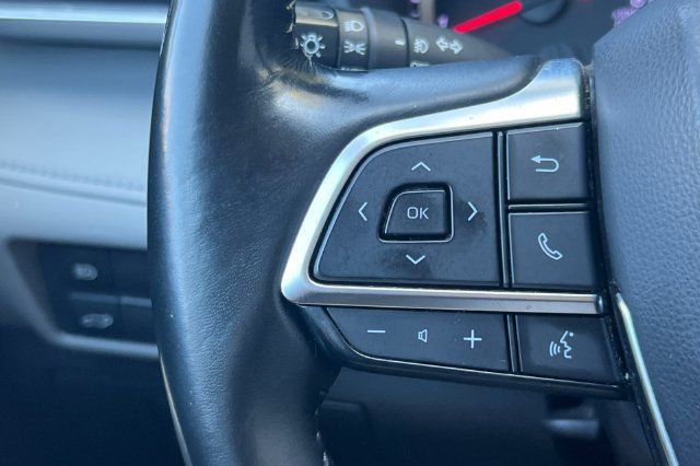 Used 2021 Toyota Highlander LE FWD image 28