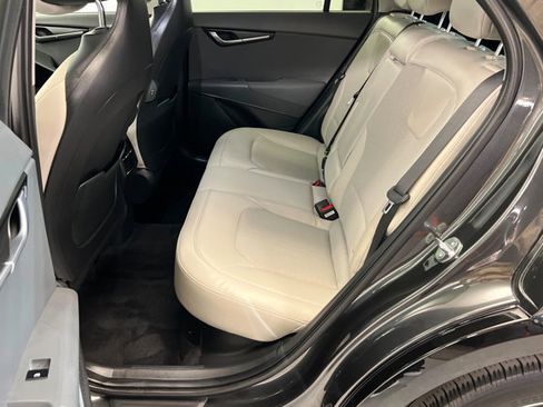 Used 2023 Kia Niro EX Touring image 21