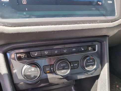 Used 2019 Volkswagen Tiguan SE image 19