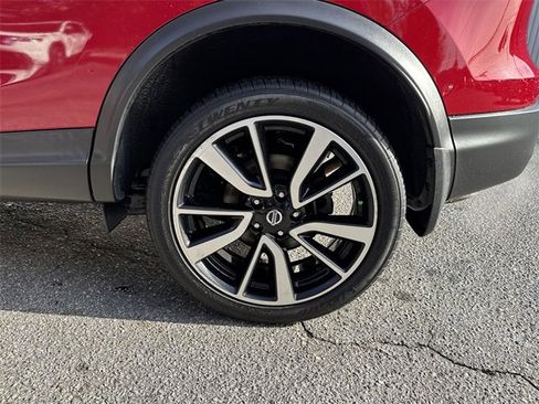 Used 2018 Nissan Rogue Sport SL w/ SL Premium Package image 34