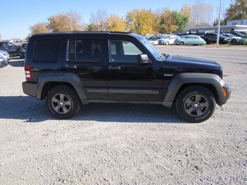 Used 2011 Jeep Liberty Renegade image 4
