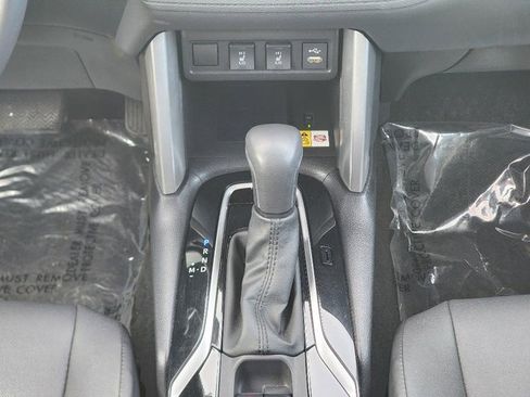 Used 2022 Toyota Corolla Cross XLE image 28