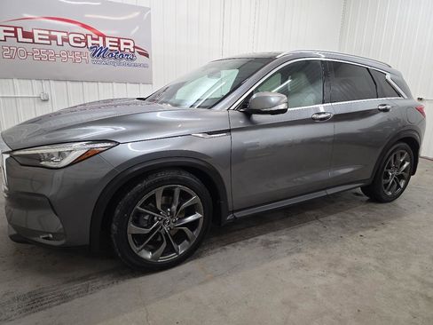 Used 2019 INFINITI QX50 Essential w/ Sensory Package image 3