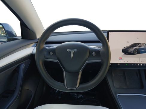 Used 2023 Tesla Model 3 Standard Range image 12
