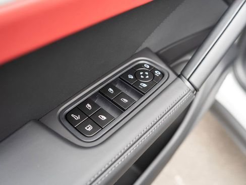 New 2026 Porsche Cayenne E-Hybrid Coupe AWD/4WD image 31