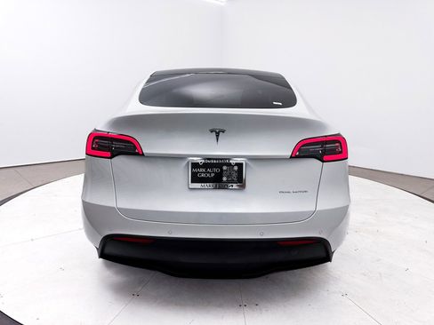 Used 2020 Tesla Model Y Long Range image 15