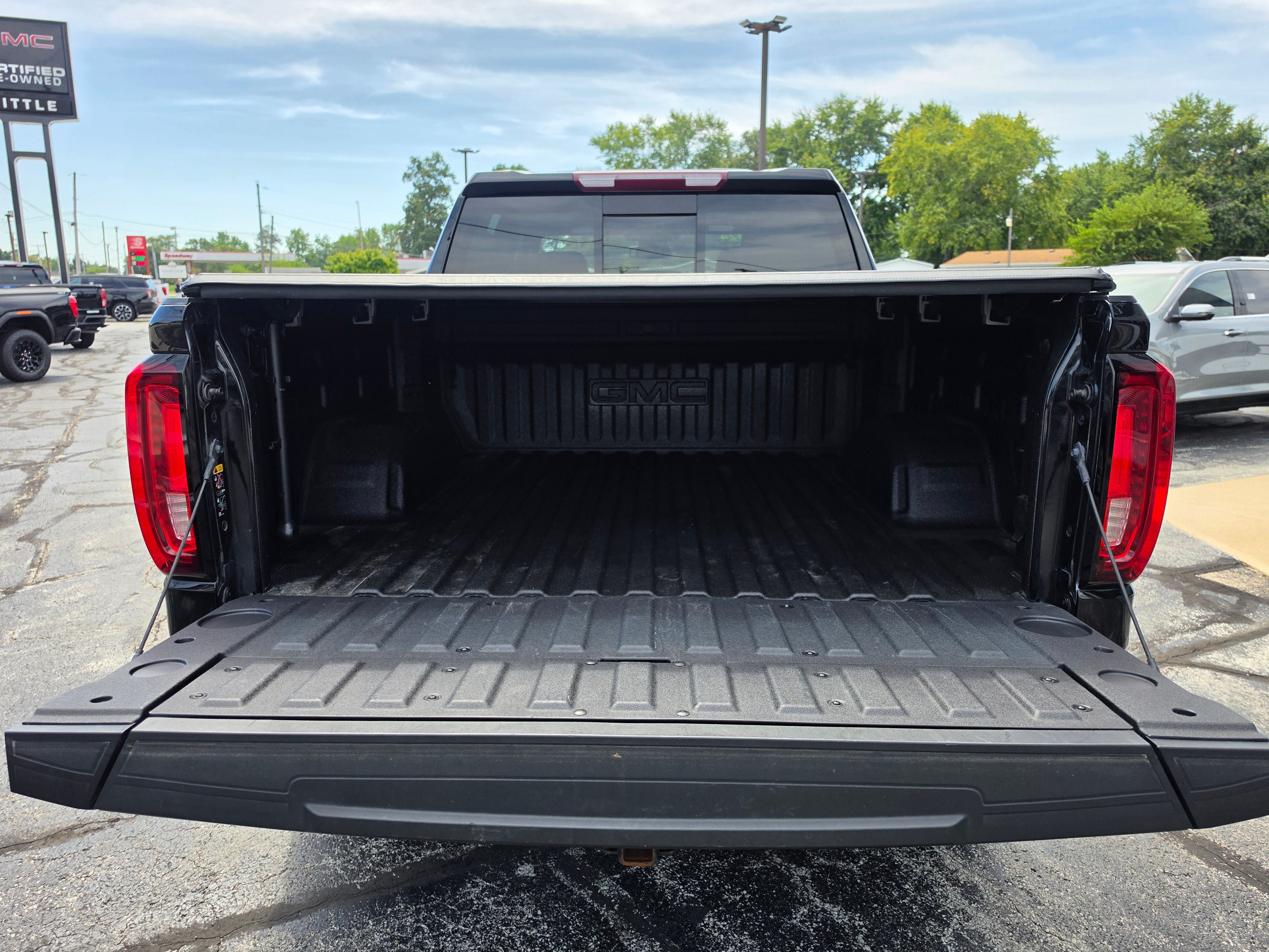 Used 2024 GMC Sierra 1500 SLT w/ SLT Premium Plus Package AWD/4WD image 6