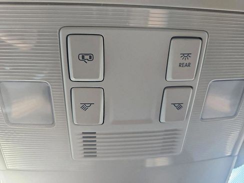 Used 2022 Volkswagen Taos SEL image 27