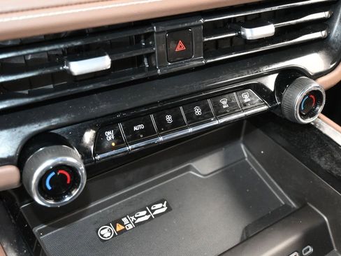 Used 2025 Chevrolet Tahoe High Country image 35