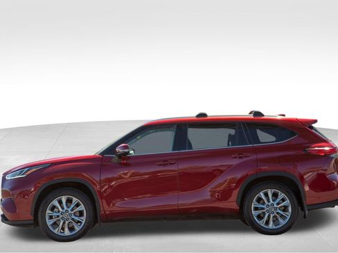 Used 2022 Toyota Highlander Limited AWD/4WD image 6