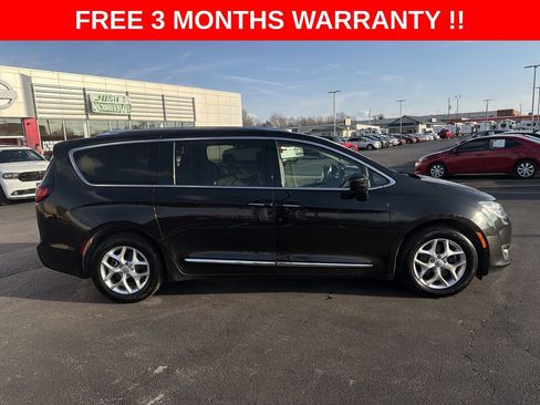 Used 2020 Chrysler Pacifica Touring-L Plus w/ Tire & Wheel Group image 32