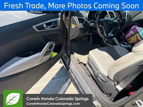 Used 2013 Hyundai Veloster w/ Tech Pkg FWD image 9