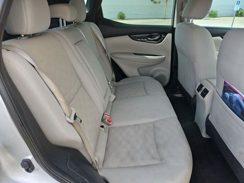 Used 2018 Nissan Rogue Sport SV FWD image 25