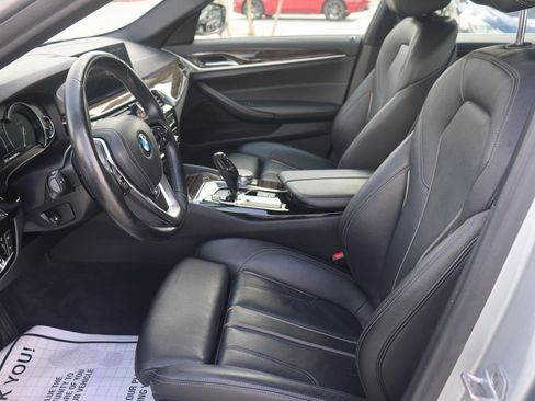 Used 2018 BMW 530i xDrive image 13