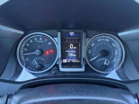 Used 2022 Toyota Tacoma SR5 image 10