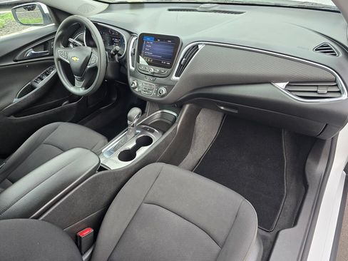 Used 2021 Chevrolet Malibu LT FWD image 17