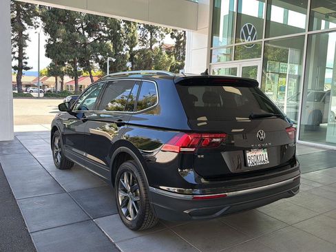 Certified 2022 Volkswagen Tiguan SE w/ Panoramic Sunroof Package AWD/4WD image 3