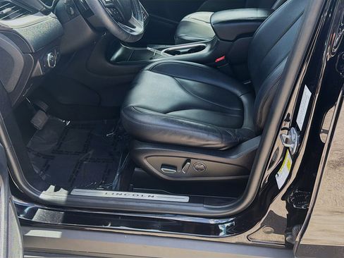 Used 2019 Lincoln MKC Premiere FWD image 18