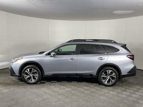 Used 2022 Subaru Outback Limited image 3
