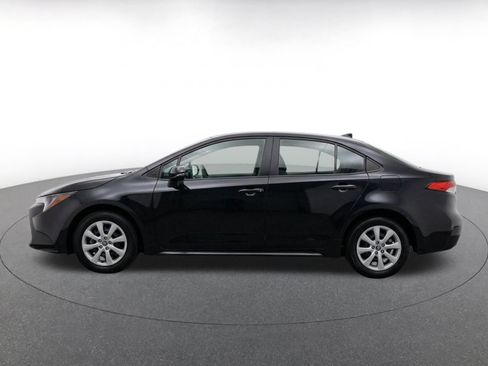 Used 2025 Toyota Corolla LE FWD image 4