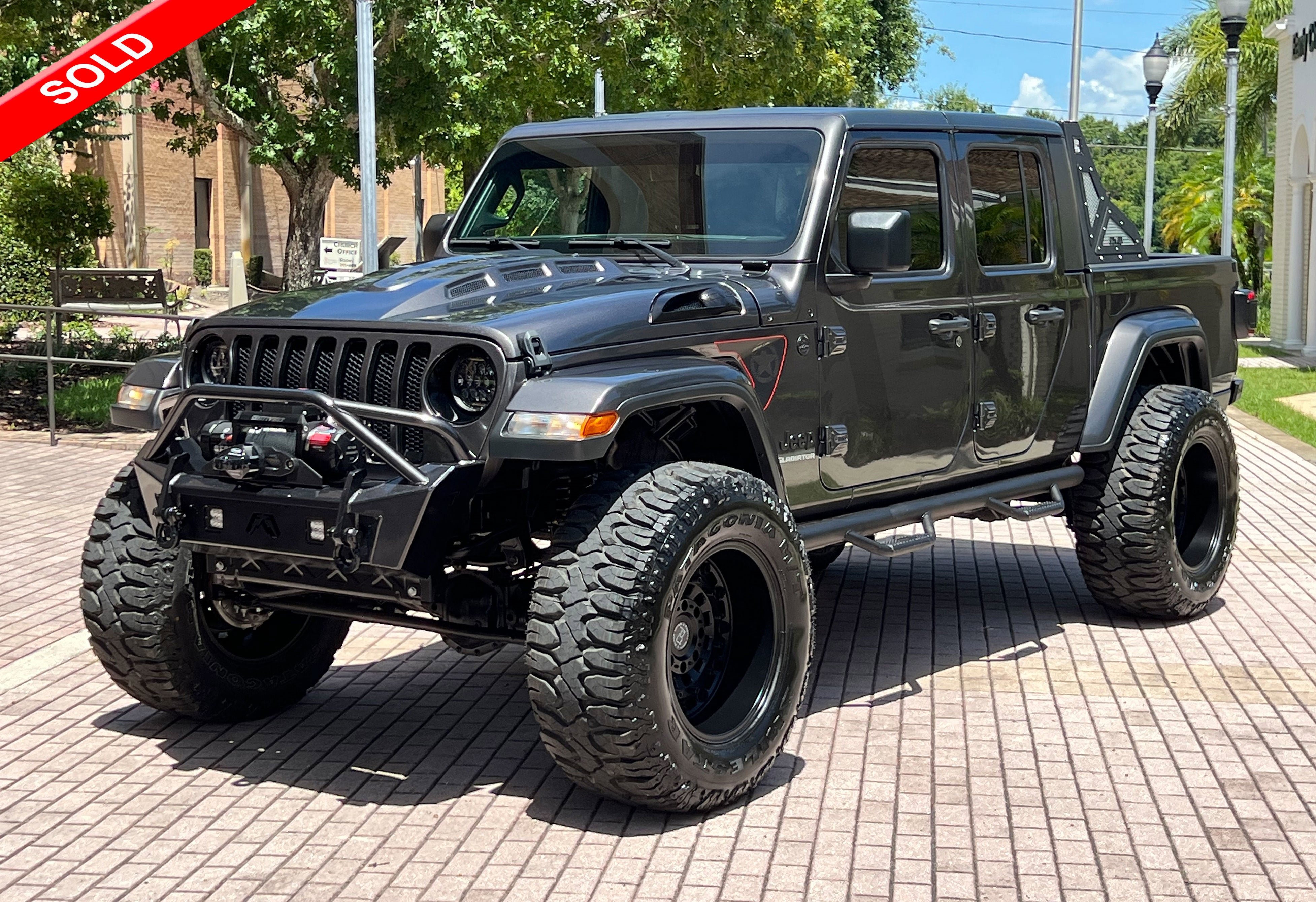 Used 2021 Jeep Gladiator Overland w/ Popular Equipment Package AWD/4WD image 1