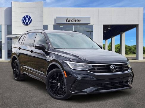 Used 2022 Volkswagen Tiguan SE R-Line FWD image 1