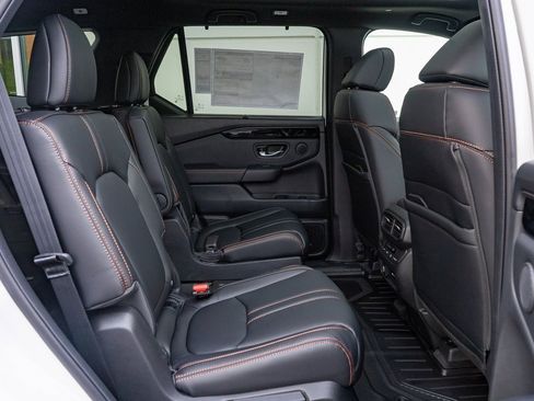 New 2025 Honda Pilot TrailSport image 15