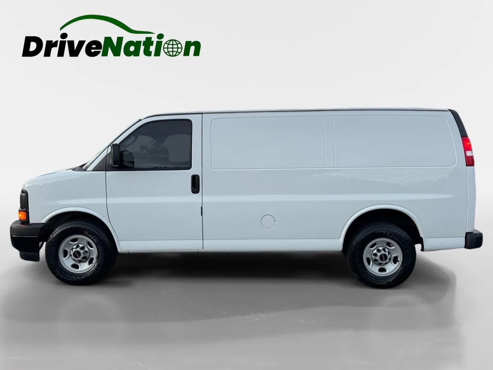 Used 2017 GMC Savana 2500 RWD image 8