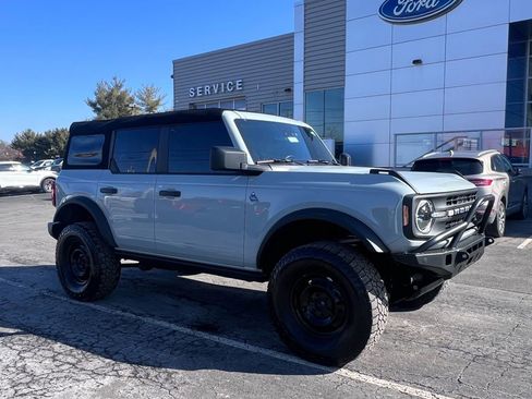 Used 2023 Ford Bronco Black Diamond image 7