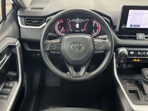 Used 2025 Toyota RAV4 XLE image 19