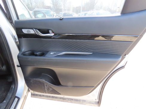 Used 2023 Hyundai Palisade Calligraphy image 12