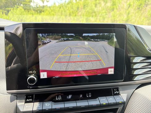Used 2026 Toyota Camry SE FWD image 29