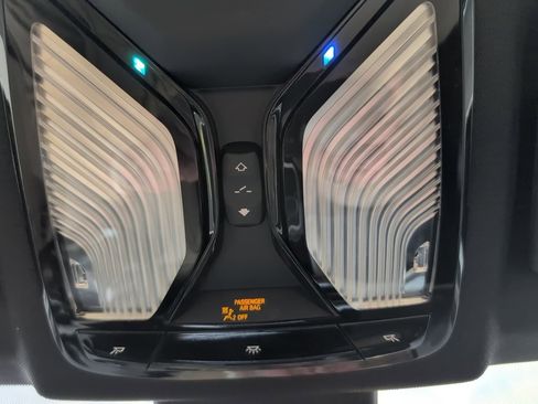 Used 2021 BMW 330i xDrive Sedan w/ Premium Package image 37