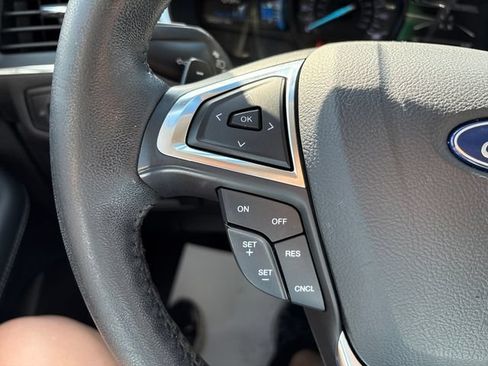 Used 2018 Ford Edge Titanium w/ Equipment Group 301A AWD/4WD image 11